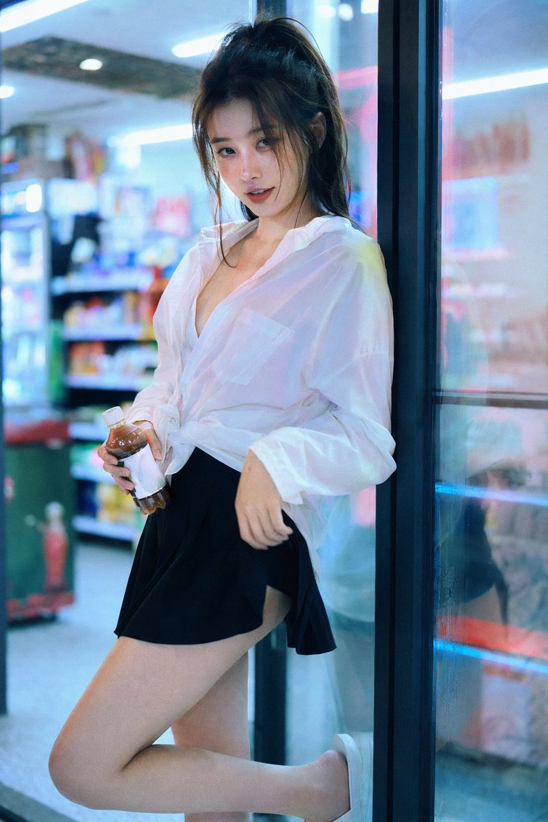 便利店霓虹灯人像